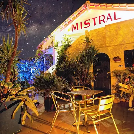 Mistral Apartahotel *
